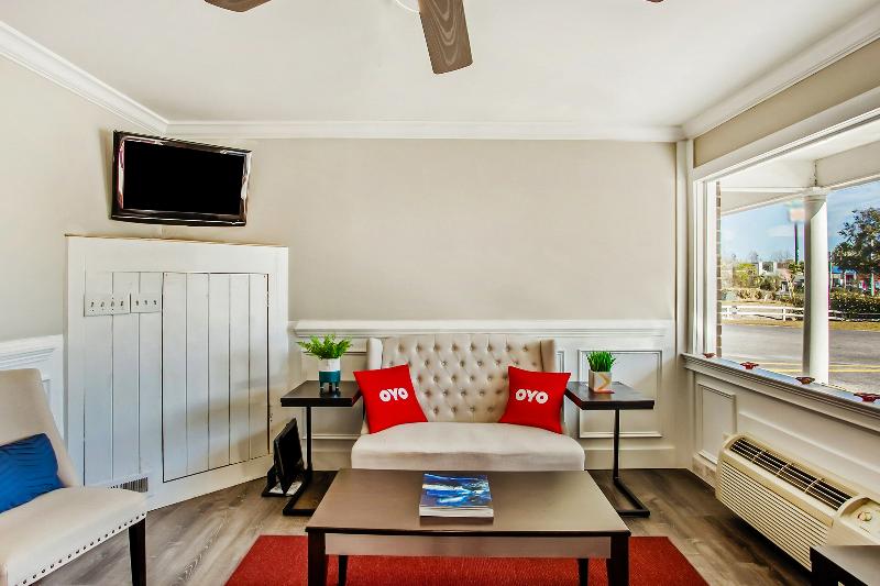 בית מלון כפרי Carolina Lodge By Oyo Rooms