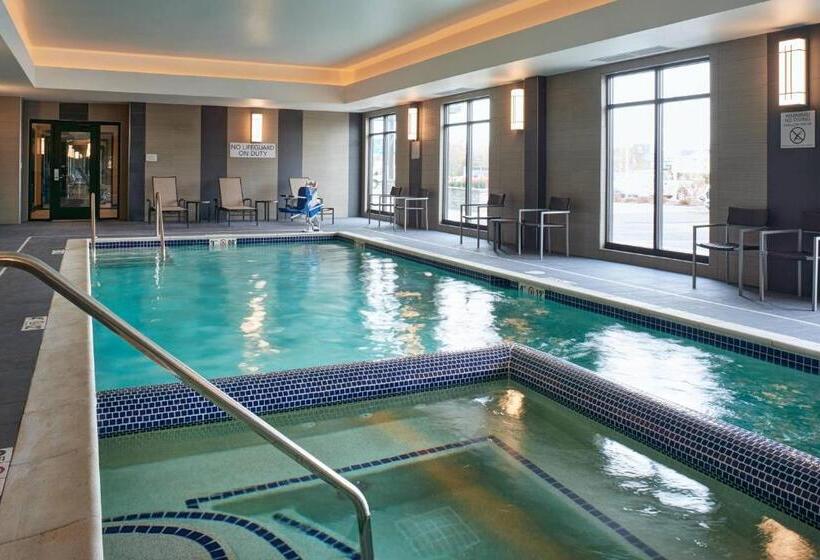 هتل Courtyard By Marriott Jackson