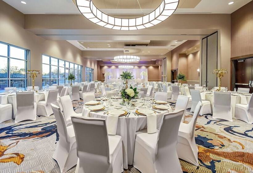 فندق Embassy Suites By Hilton Jonesboro Red Wolf Convention Center