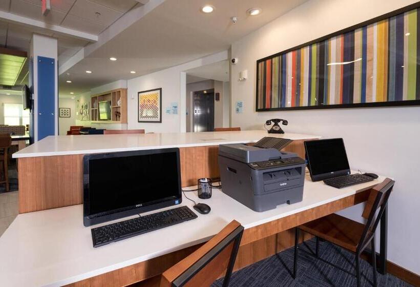 בית מלון כפרי Holiday Inn Express & Suites   Michigan City, An Ihg