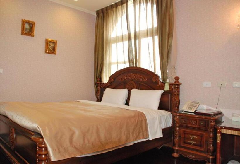 هتل Huis Ten Bosch