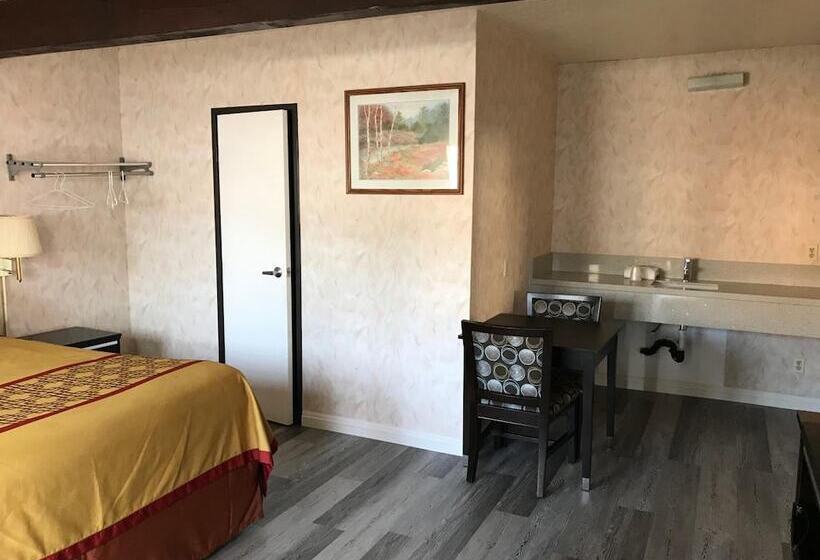 فندق على الطريق Manhattan Inn & Suites