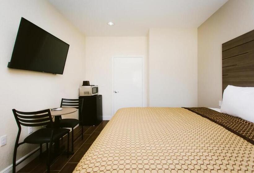 מוטל Scottish Inn & Suites