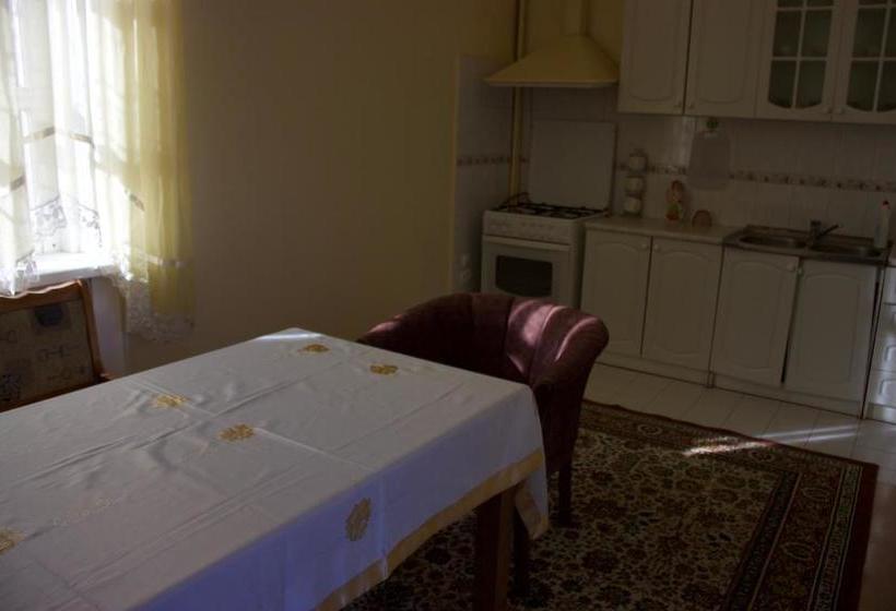 Platan Hostel