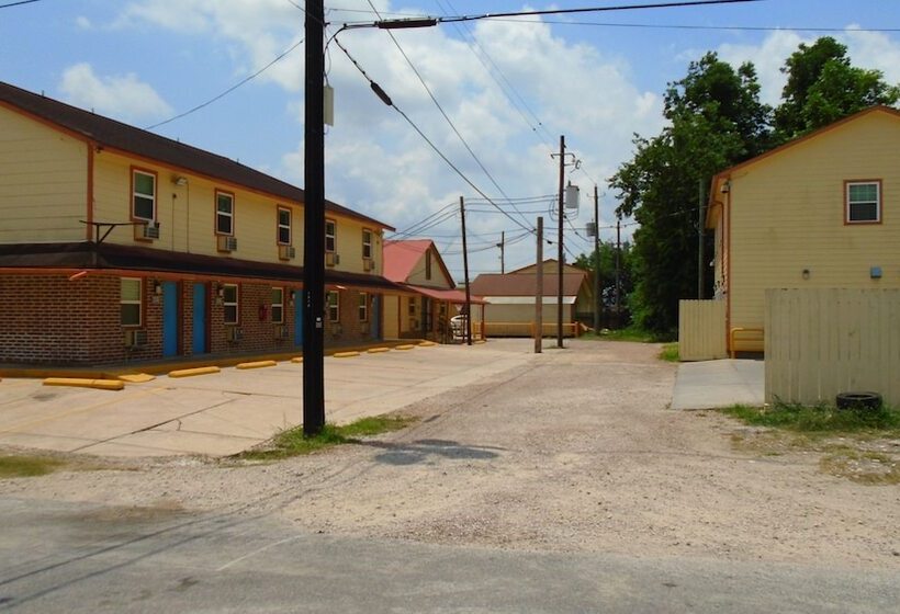 Town House Motel