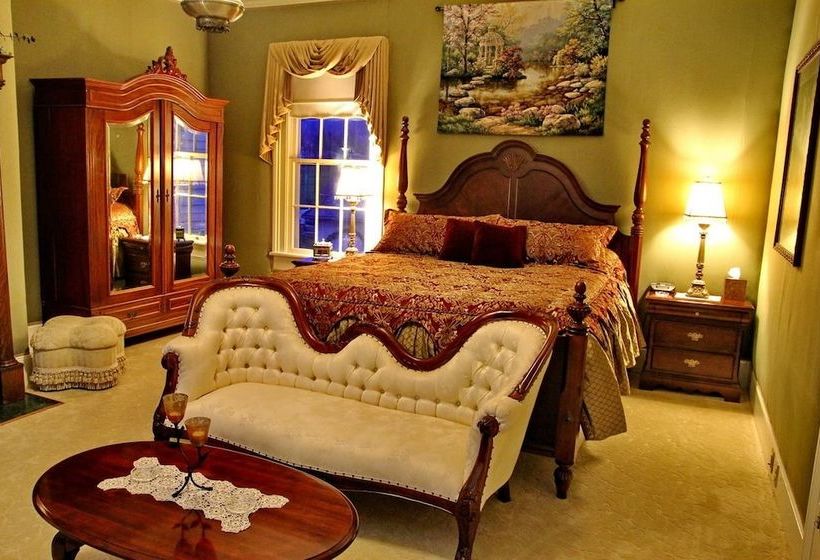 צימר Bybee's Historic Inn