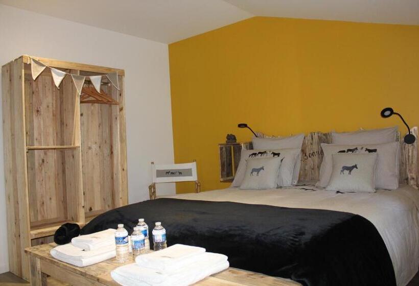 تختخواب و صبحانه Chambres D'hôtes Logis Charrier Le Petit Bignon