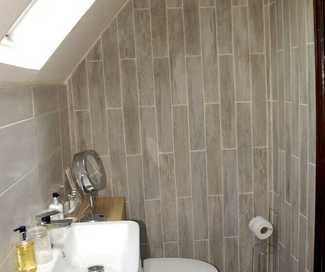 مبيت وإفطار Cleavers Lyng 16th Century Country House