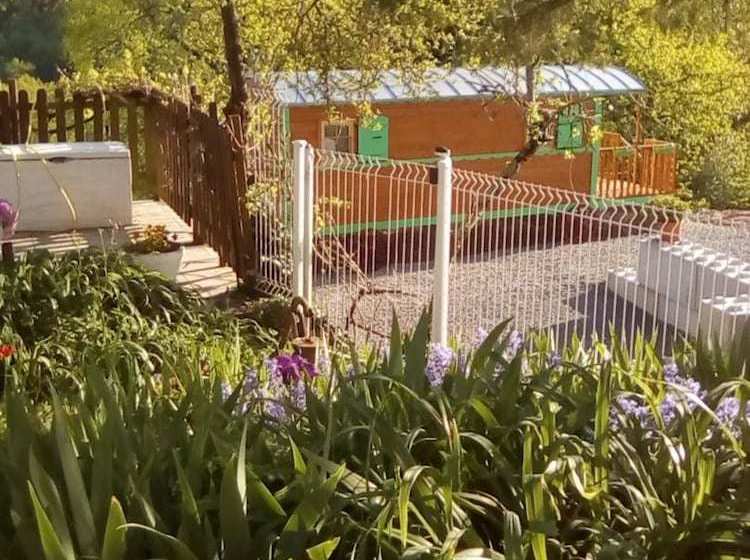 Bed and Breakfast Domaine La Moretie  La Roulotte