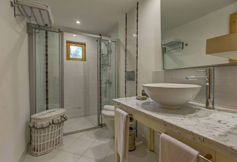 تختخواب و صبحانه Villa Lukka