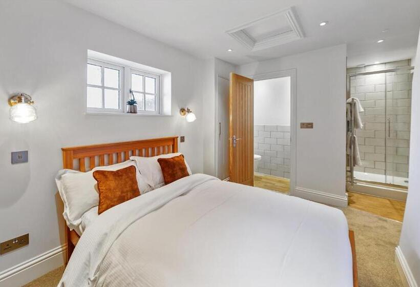 فندق فئة نجمة واحدة The Royal