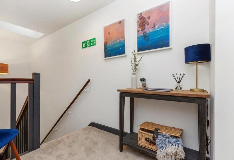 فندق فئة نجمة واحدة The Royal