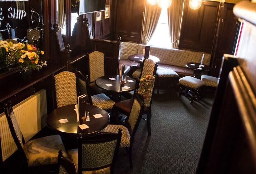 مسافرخانه The Ship