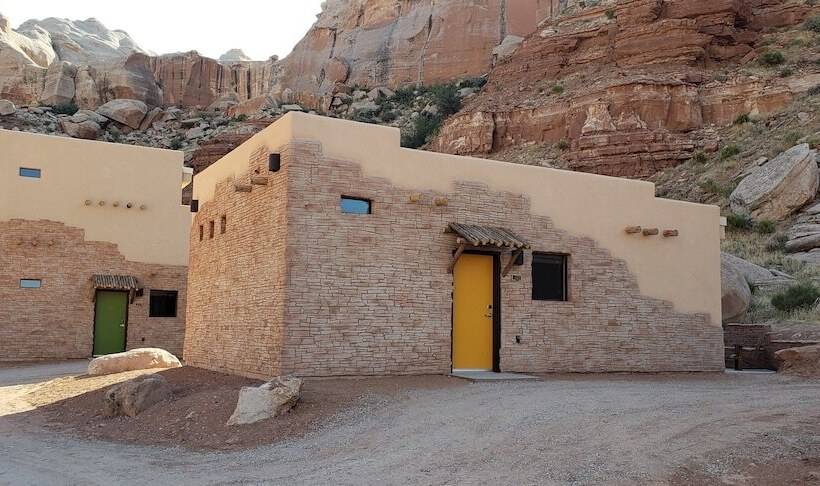 فندق Bluff Dwellings Resort