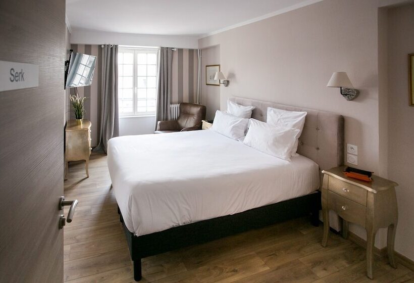 Отель Le Cotentin Appart Hôtels & Restaurant Le Cot