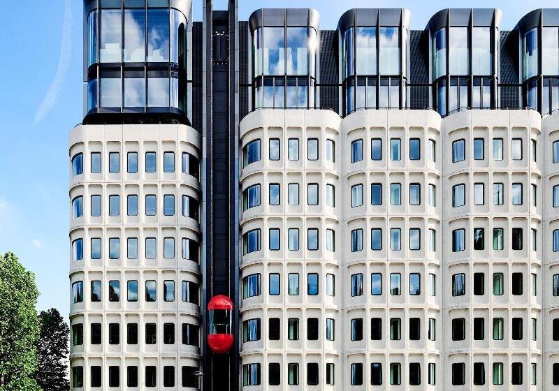 בית מלון כפרי The Standard London