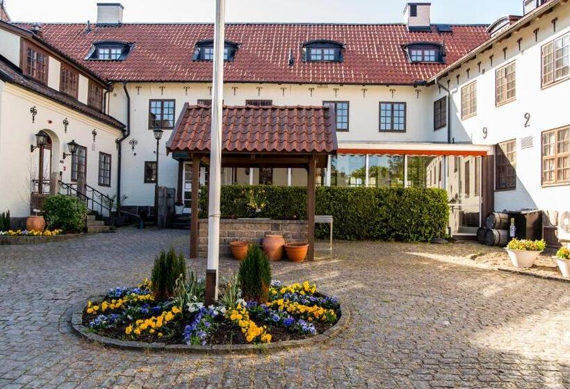 هتل Vardshuset Hwitan