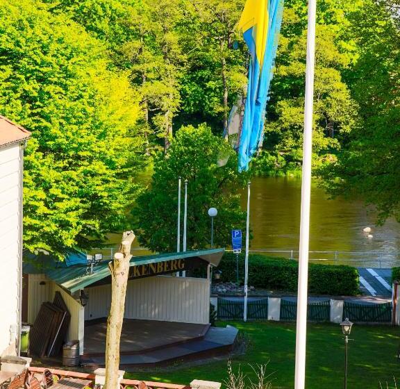 هتل Vardshuset Hwitan