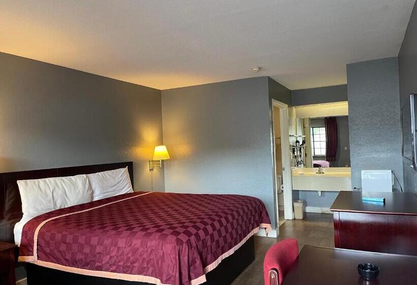 מוטל Majestic Inn