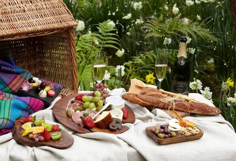 בית מלון כפרי The Cellars Hohenort