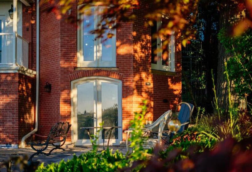 تختخواب و صبحانه Niagara Grandview Boutique