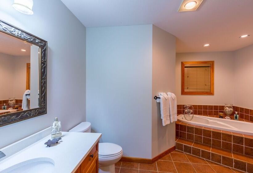 مبيت وإفطار Tranquility Bay Waterfront Inn