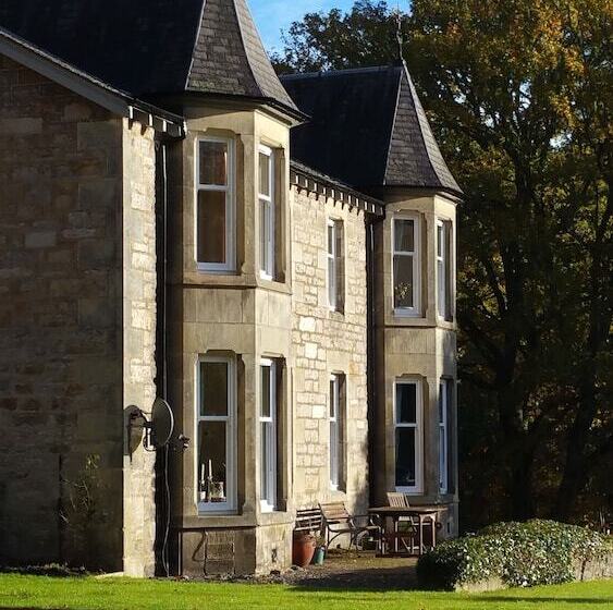 مبيت وإفطار Woodburn House