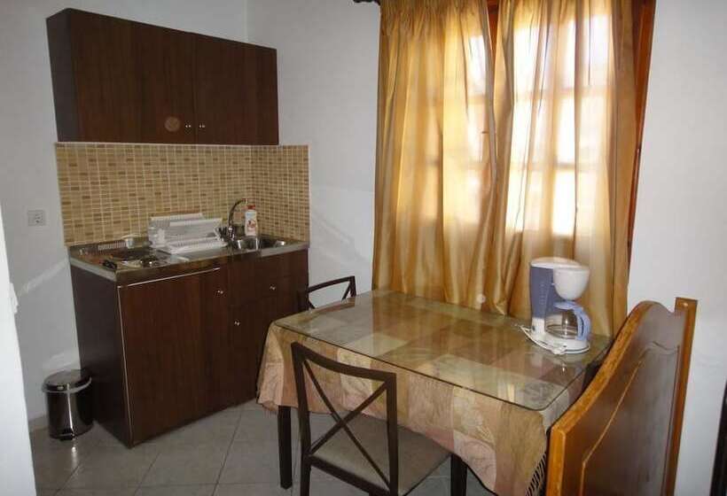Captain's Suites