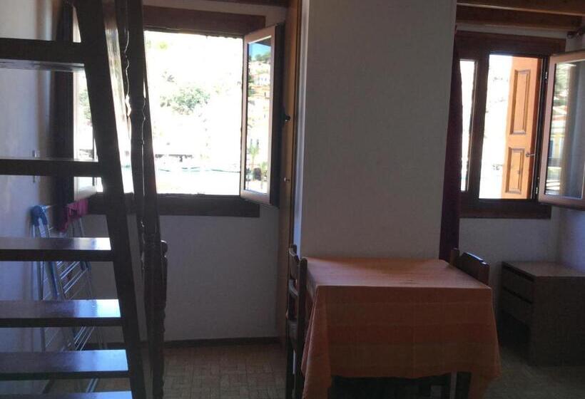 Captain's Suites