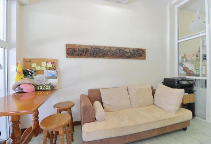 Saen Sabai Hostel