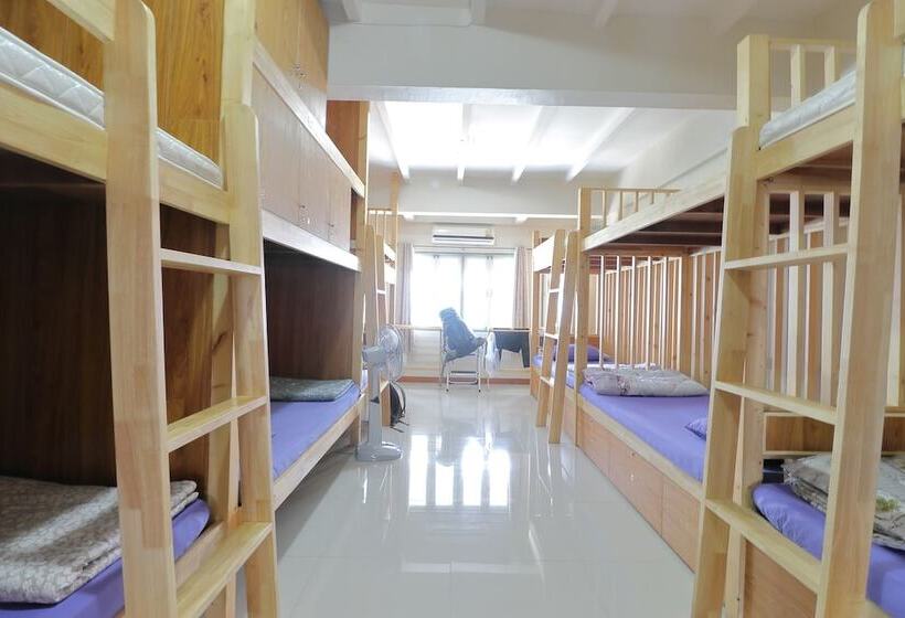 Saen Sabai Hostel