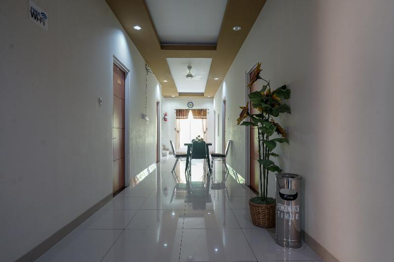 فندق صغير Penginapan Timur By Oyo Rooms