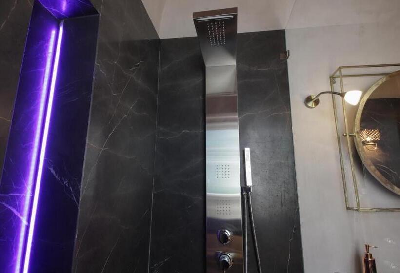 تختخواب و صبحانه Al Console Luxury Suite