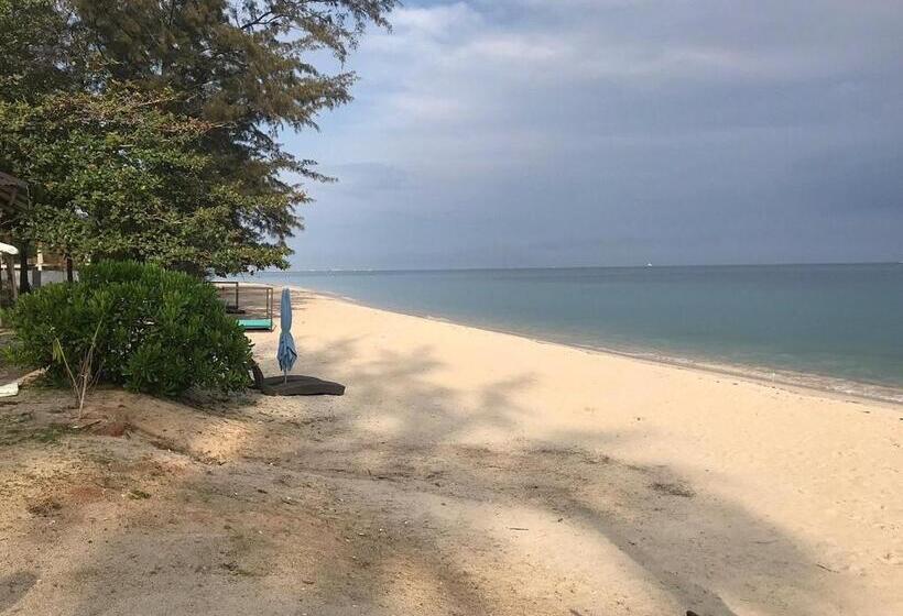 مبيت وإفطار New Belitung Holiday Resort