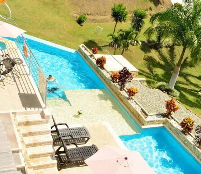 تختخواب و صبحانه Loma Verde Premium