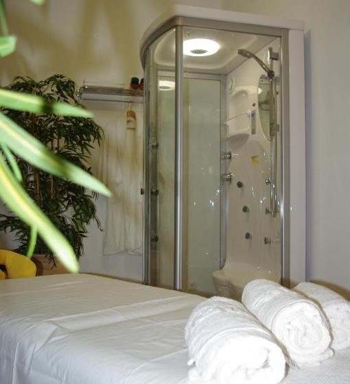 هتل Astron Princess