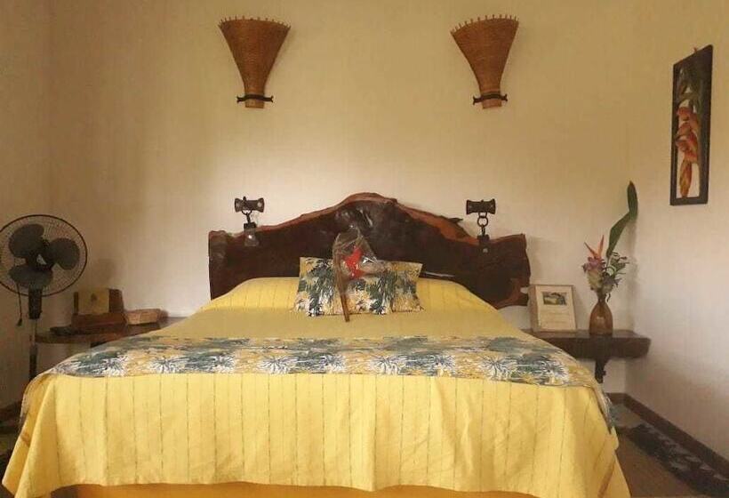 هتل Boutique La Casa Que Canta