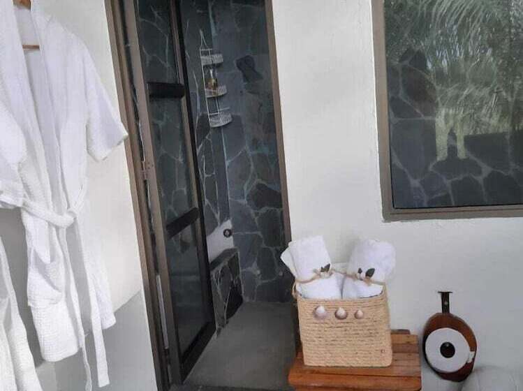 هتل Boutique La Casa Que Canta