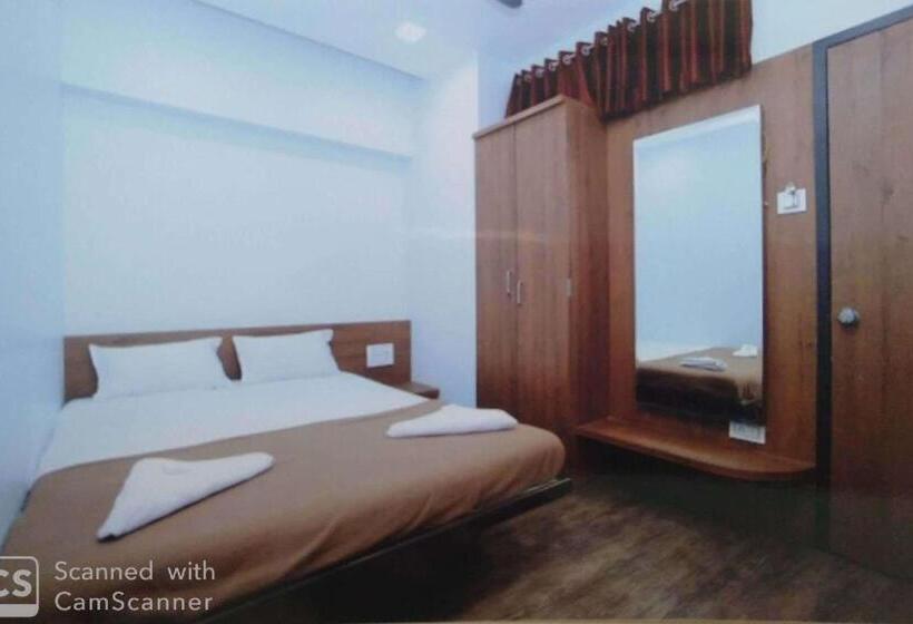 فندق Rajhuns Deluxe Lodging