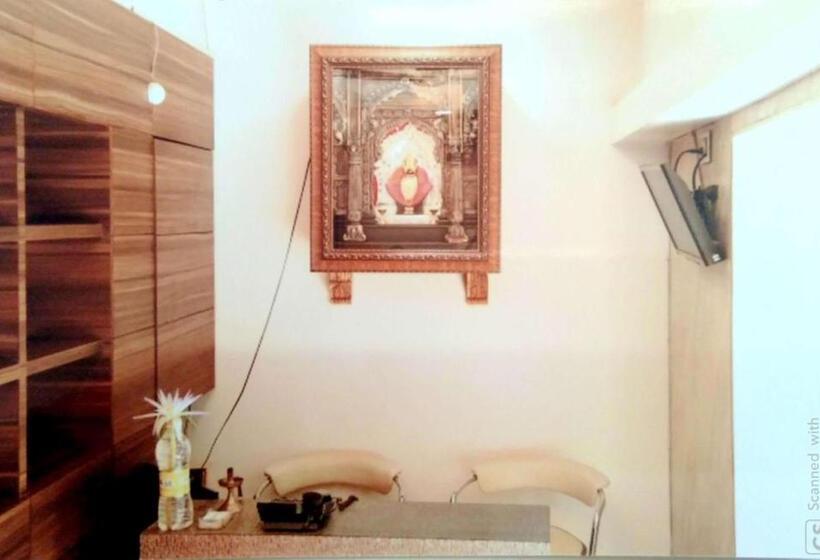 فندق Rajhuns Deluxe Lodging