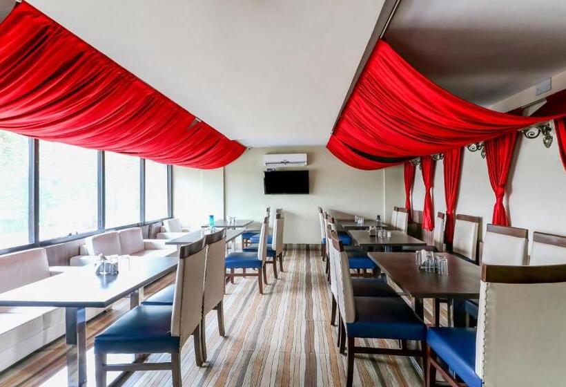 בית מלון כפרי Treebo Concerto Residentia