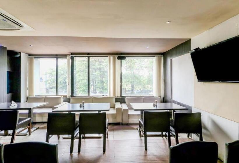 בית מלון כפרי Treebo Concerto Residentia