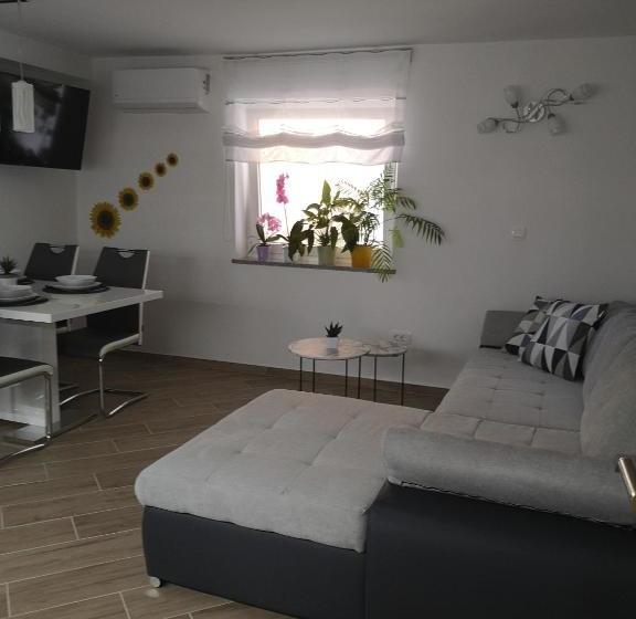 Apartment Tina