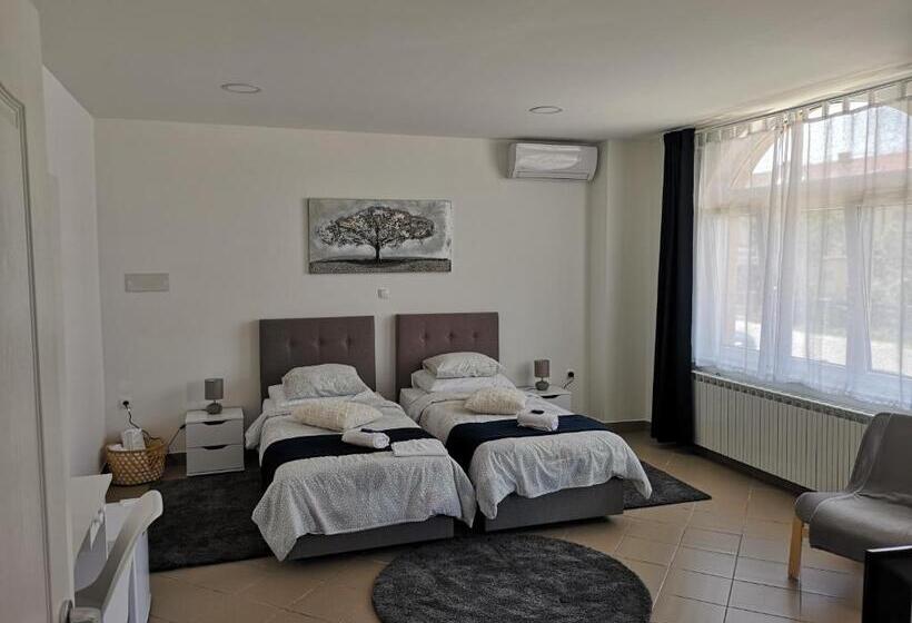 膳宿费 Marko Airport Rooms