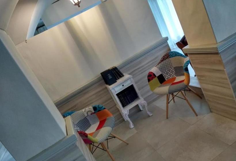 هتل Colonial Gesell