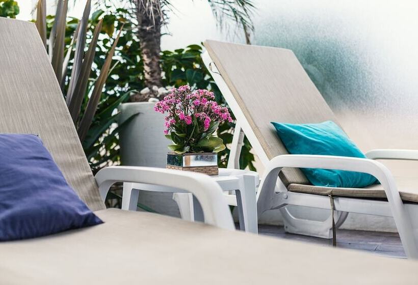 هتل La Plage Residence