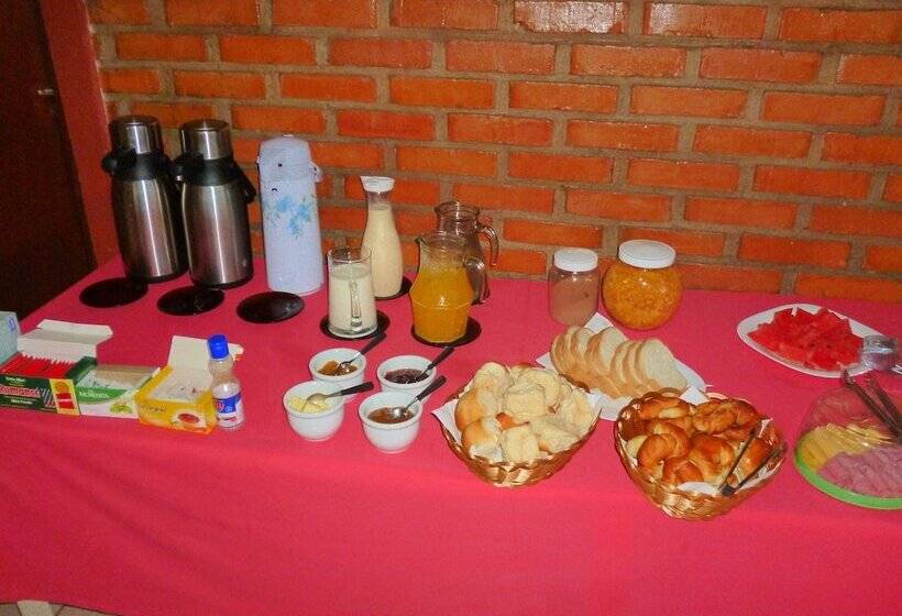 تختخواب و صبحانه Petit Hotel Panambi