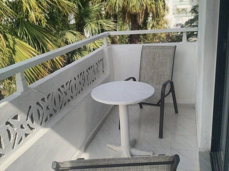 ホテル Dolphin Apartments