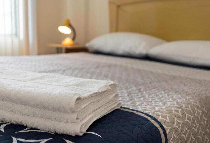 هتل Oceanic Lodge