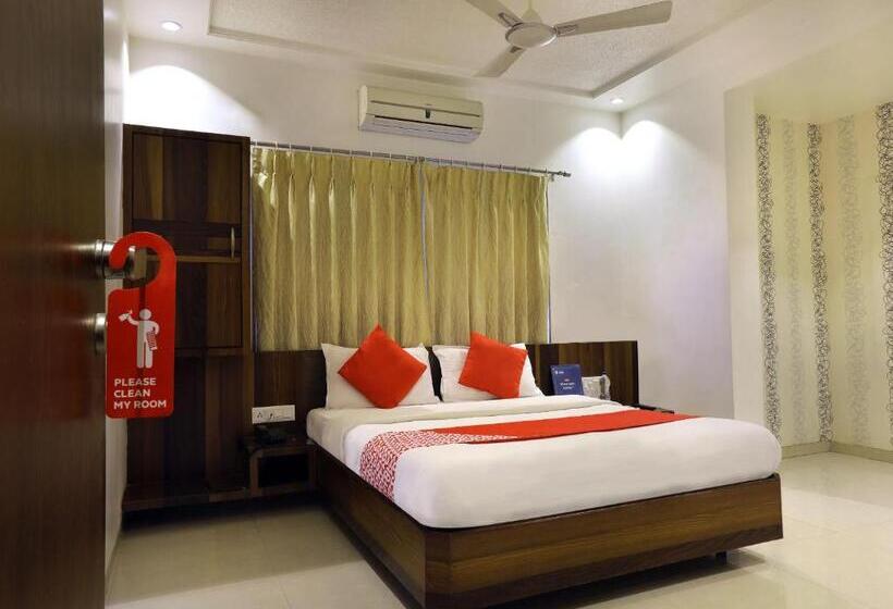 فندق Collection O Satyan Inn